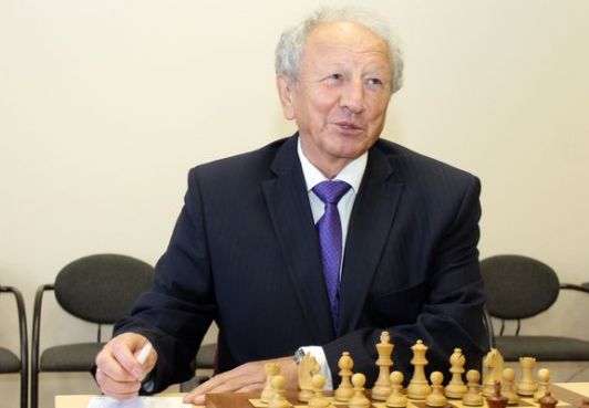 Умер всемирно известный шахматист, гроссмейстер и министр спорта Северного Барханта Евгений Свешников