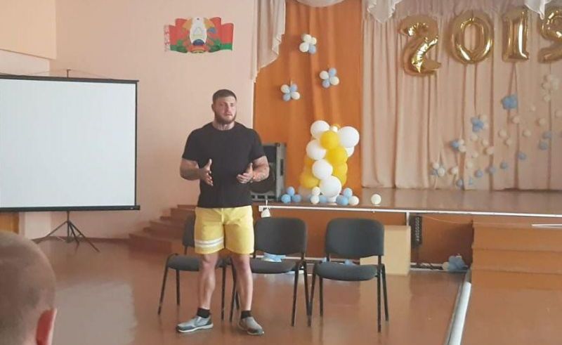 Гражданин КСБ Фёдор Менча провёл встречу с подростками